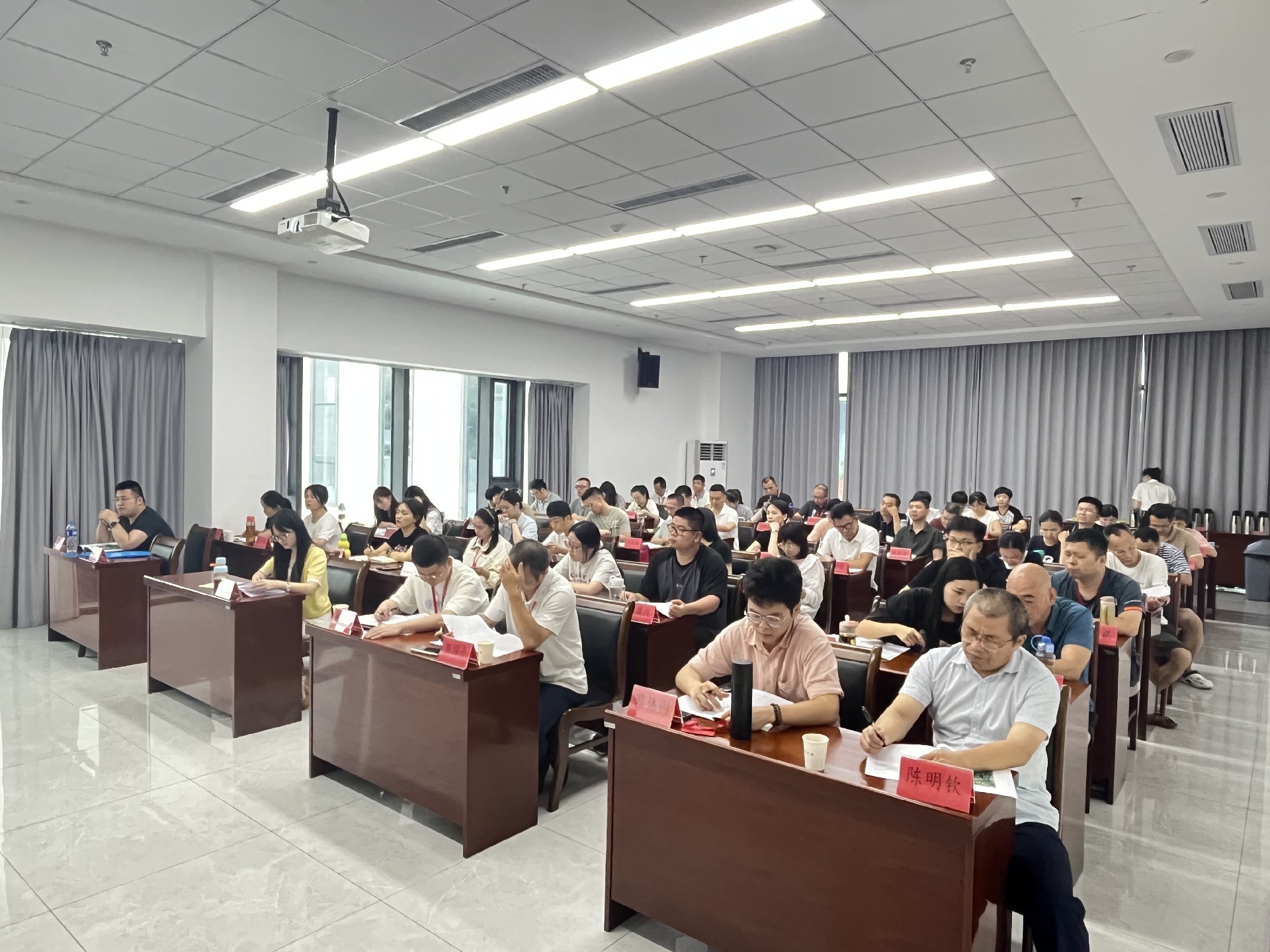 上课照片1.jpg